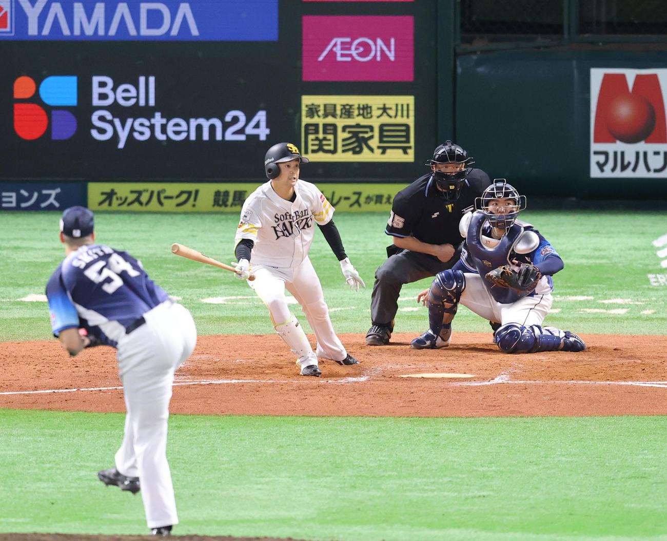 ソフトバンク対西武　7回裏ソフトバンク1死満塁、川瀬は左翼線に2点適時二塁打を放つ（撮影・梅根麻紀）