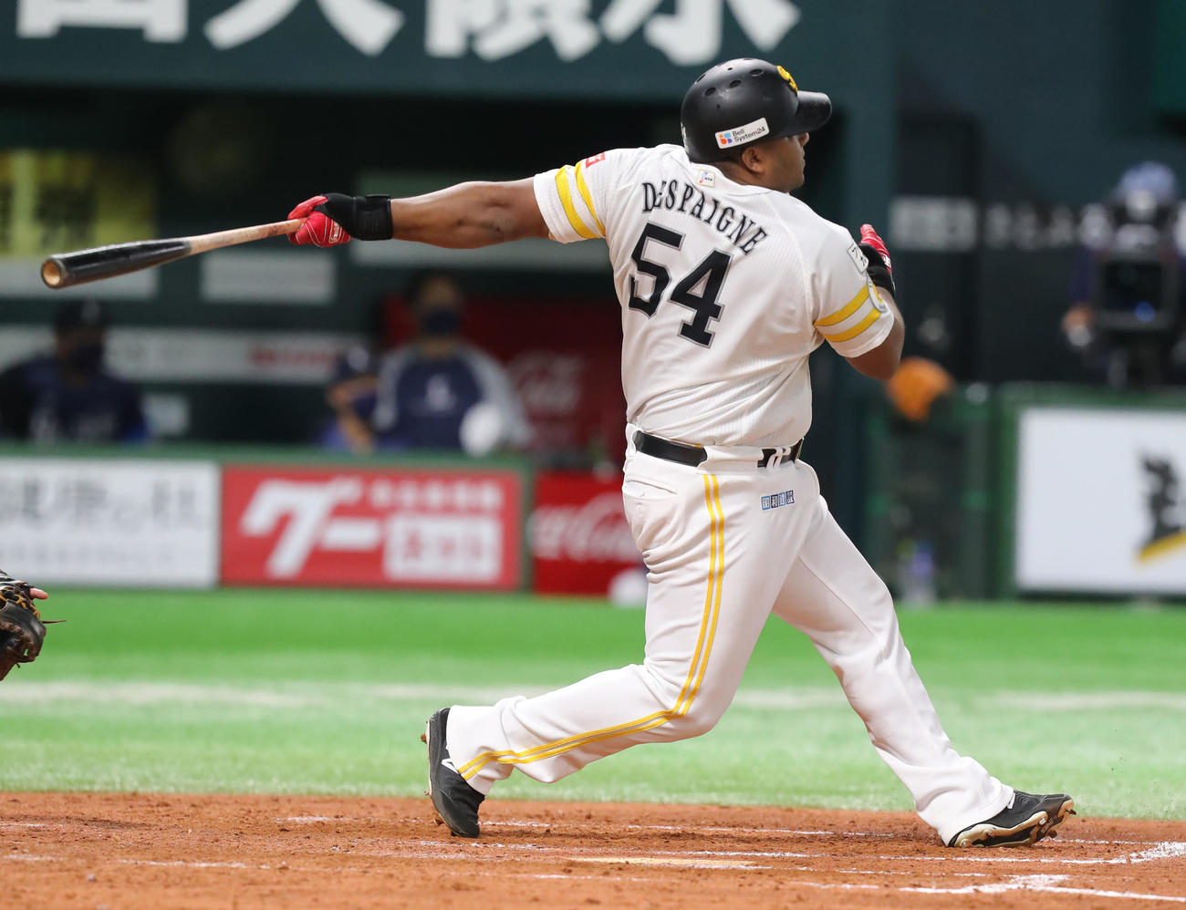 ソフトバンク対西武　3回裏ソフトバンク2死一塁、デスパイネは左越え2点本塁打を放つ（撮影・屋方直哉）