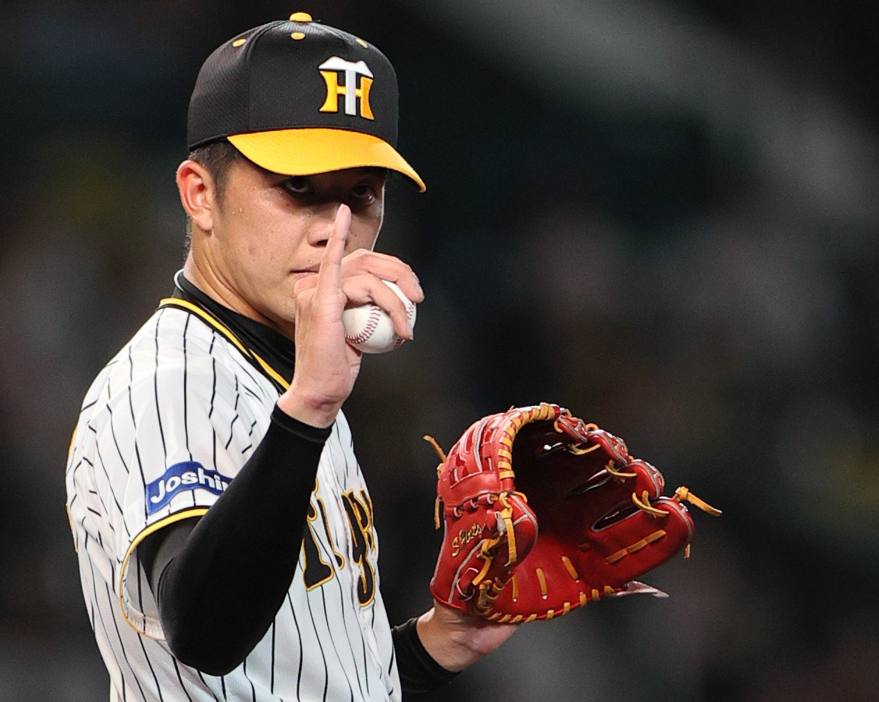 阪神対中日　5回、力投する阪神才木（撮影・上山淳一）