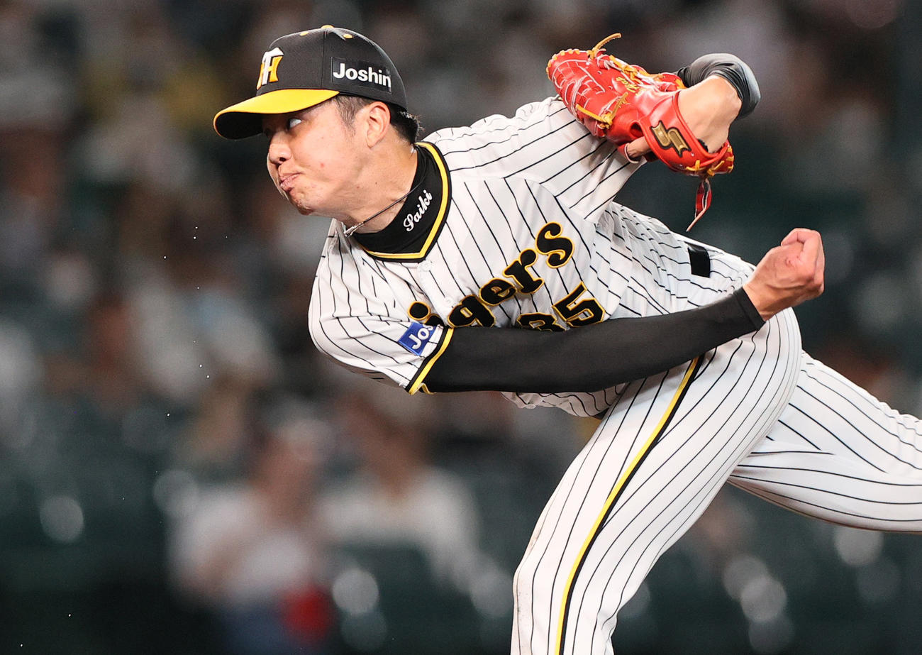 阪神対中日　5回、力投する阪神才木（撮影・上山淳一）
