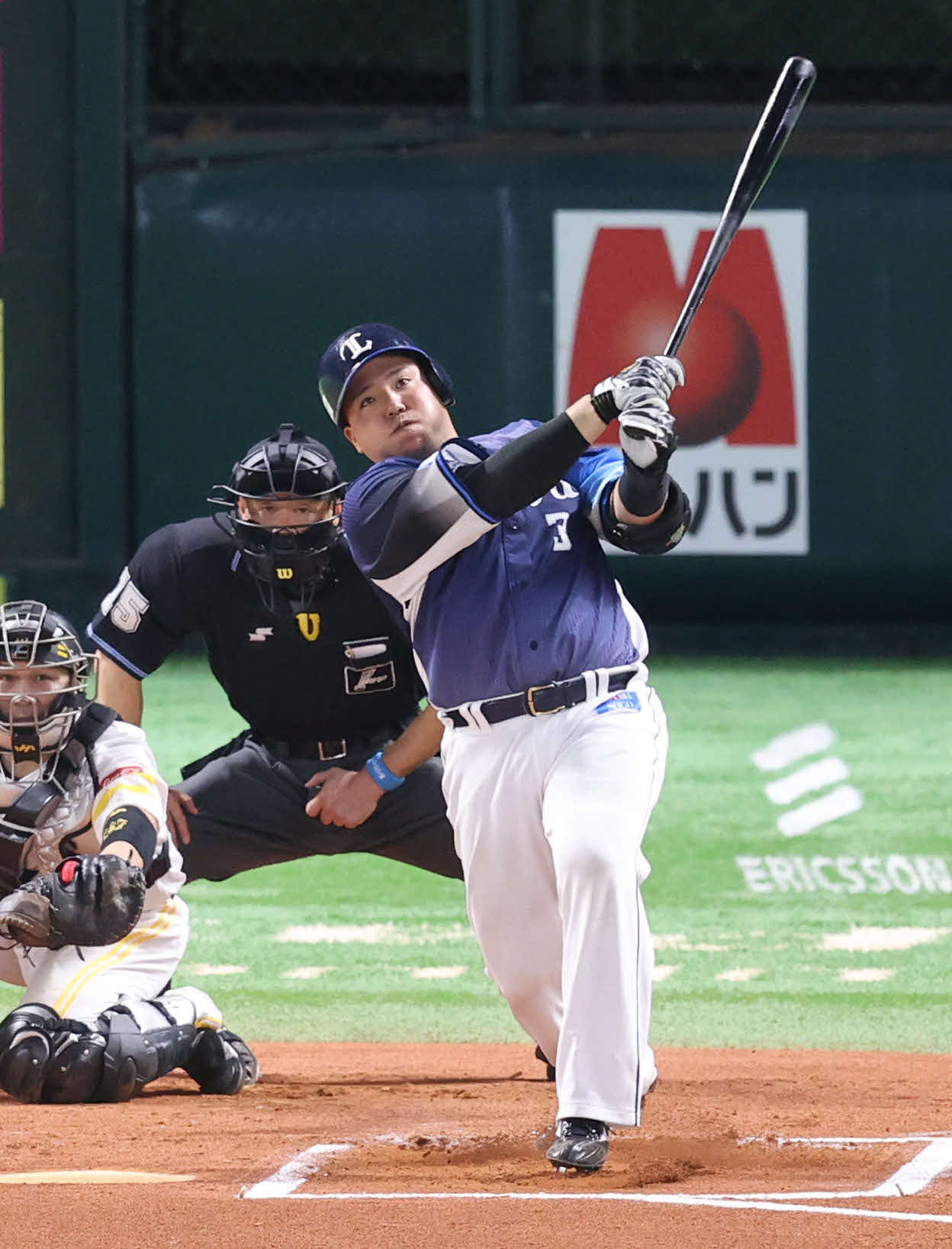 ソフトバンク対西武　6回表西武無死一塁、山川は左中間に2点本塁打を放つ（撮影・梅根麻紀）