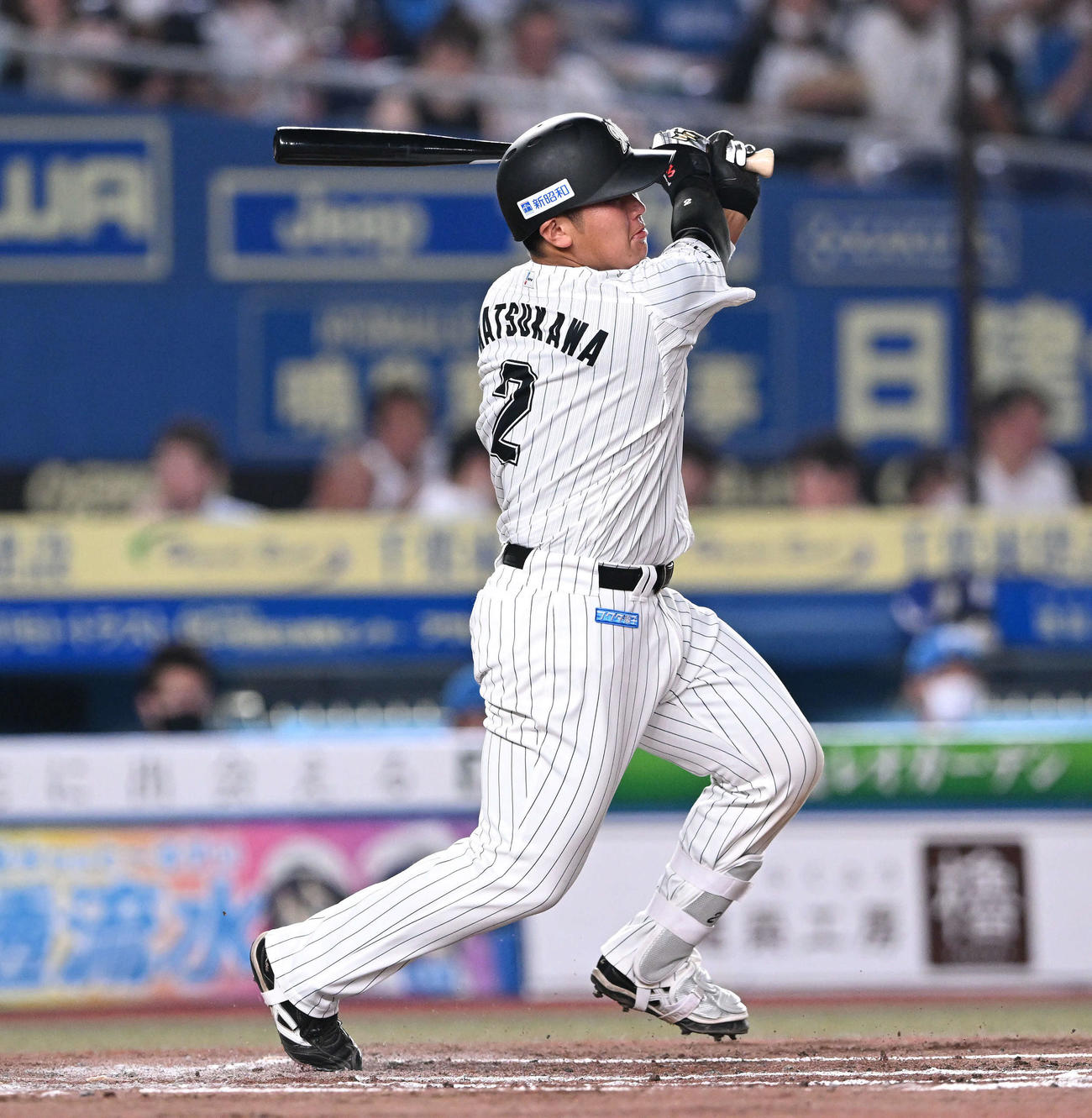 ロッテ対日本ハム　2回裏ロッテ1死、松川は中前打を放つ（撮影・滝沢徹郎）