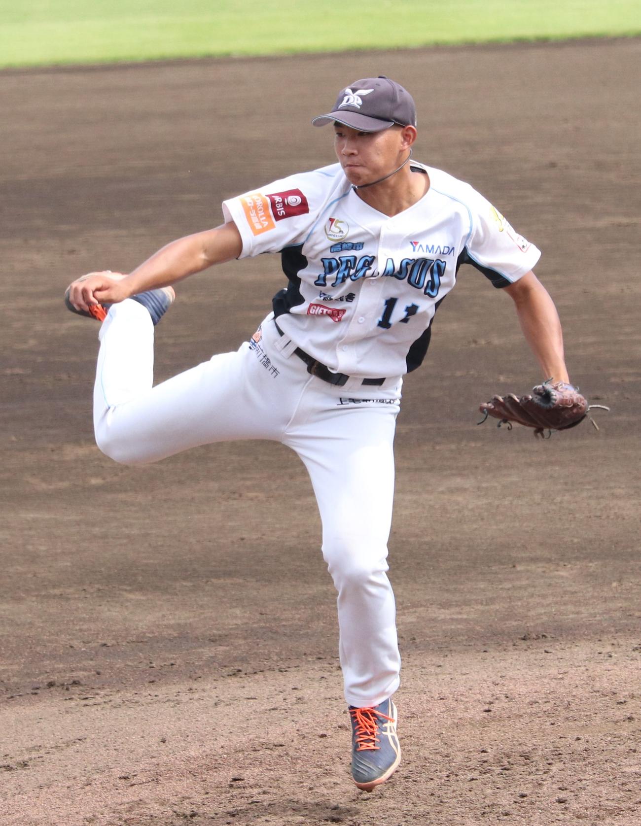 BCリーグ選抜対巨人　1イニングを3者凡退に抑えたBC群馬・西浜（撮影・保坂恭子）
