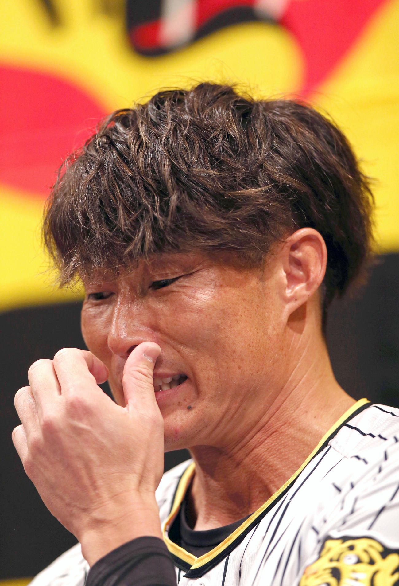 引退会見で話す阪神糸井（撮影・上山淳一）