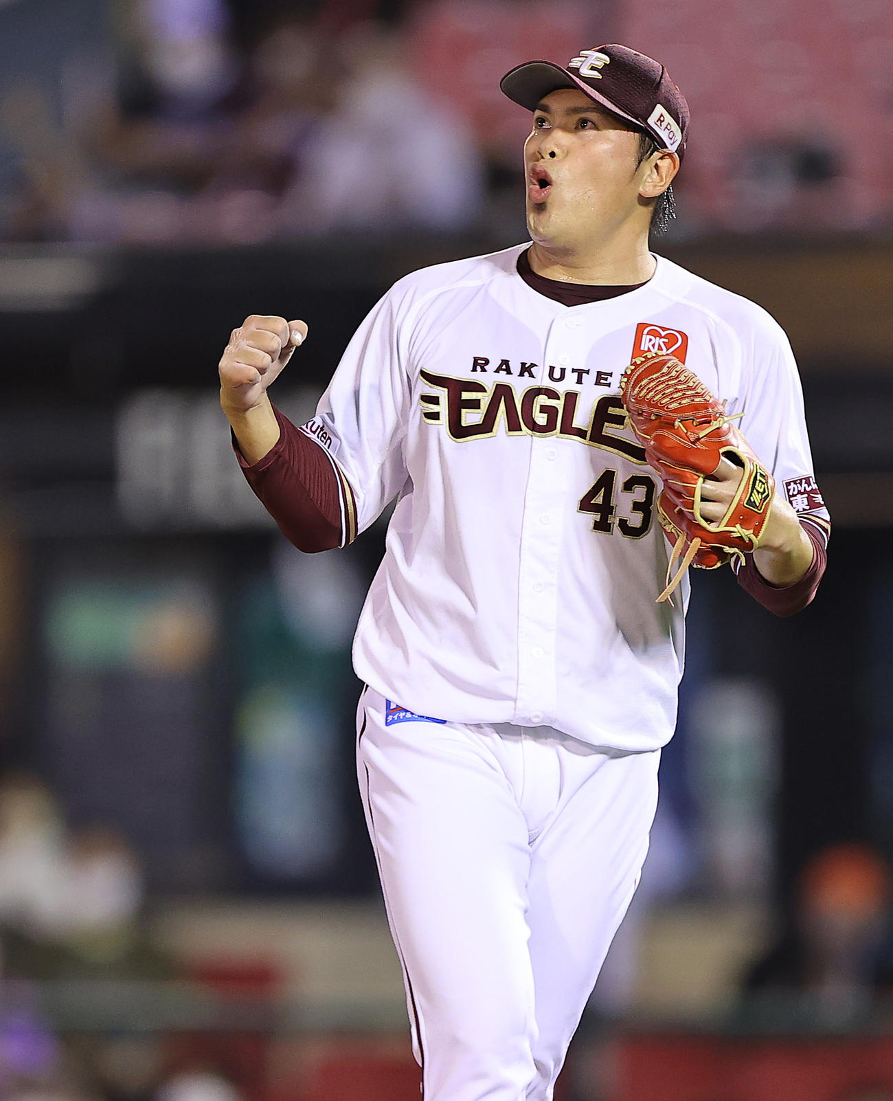 楽天対オリックス　10回表オリックスの攻撃を無失点に抑えガッツポーズする宋（撮影・垰建太）