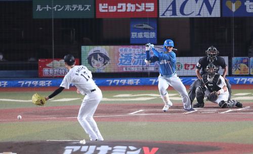 ロッテ対日本ハム　1回表日本ハム無死、中前打を放つ清宮（撮影・黒川智章）