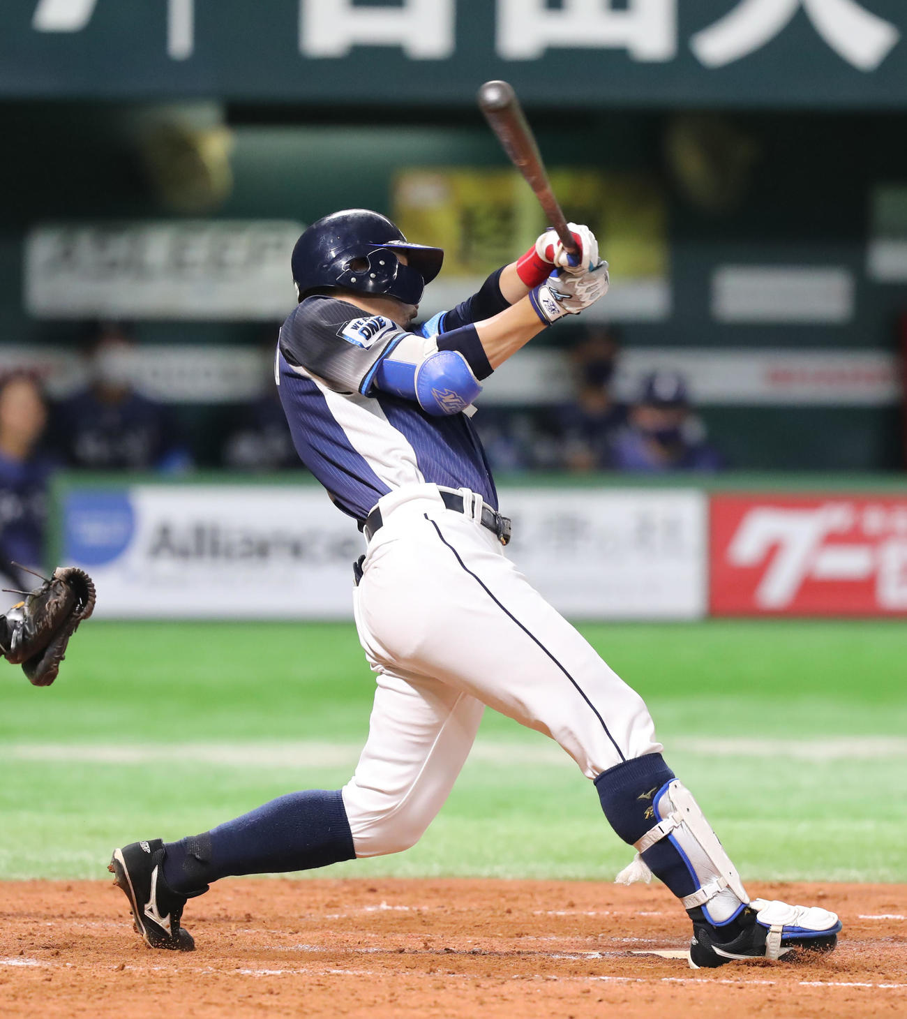ソフトバンク対西武　4回表西武2死一、三塁、栗山は中適時打を放つ（撮影・屋方直哉）