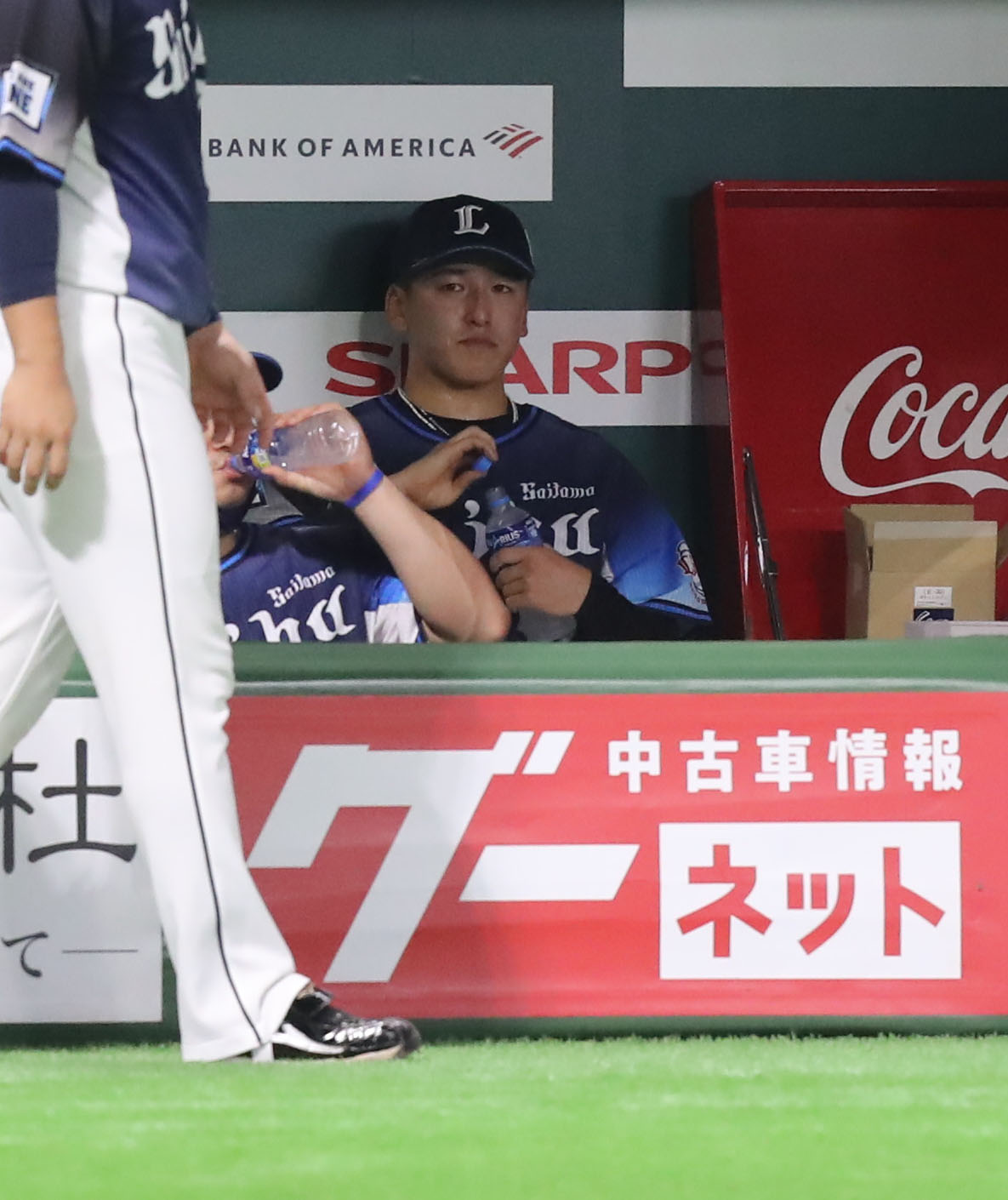 ソフトバンク対西武　1回裏を投げ終え、ベンチで悔しげな表情を見せる隅田（撮影・屋方直哉）