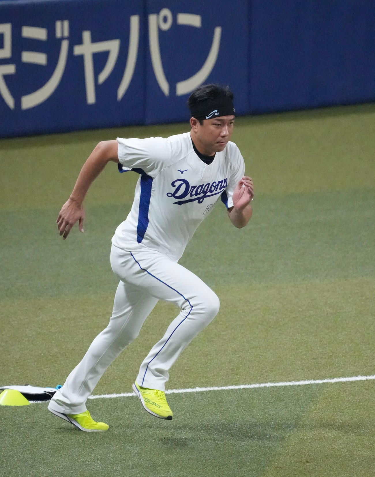 ランニングメニューをする大野雄大（撮影・森本幸一）