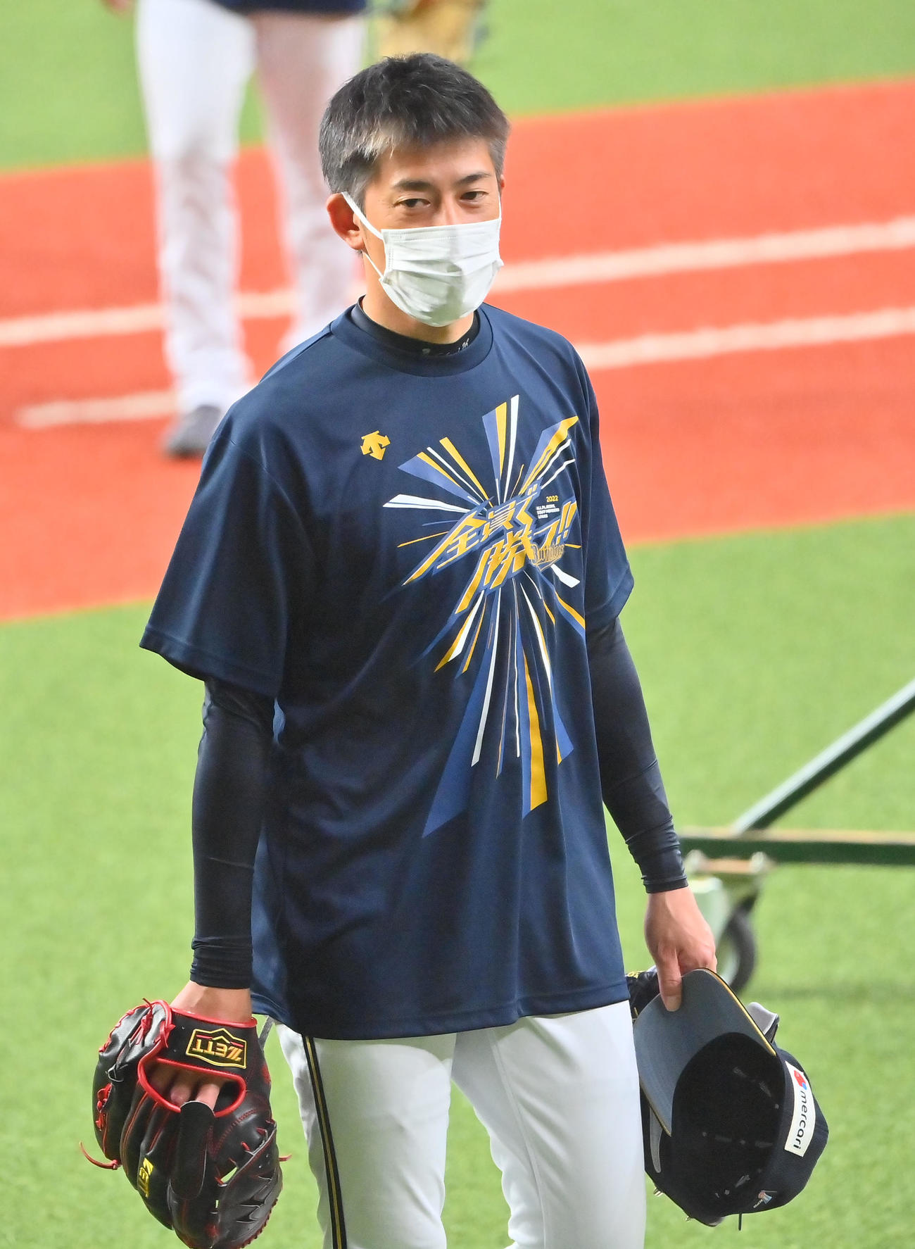 試合前の練習を終え、引き揚げる能見（撮影・和賀正仁）