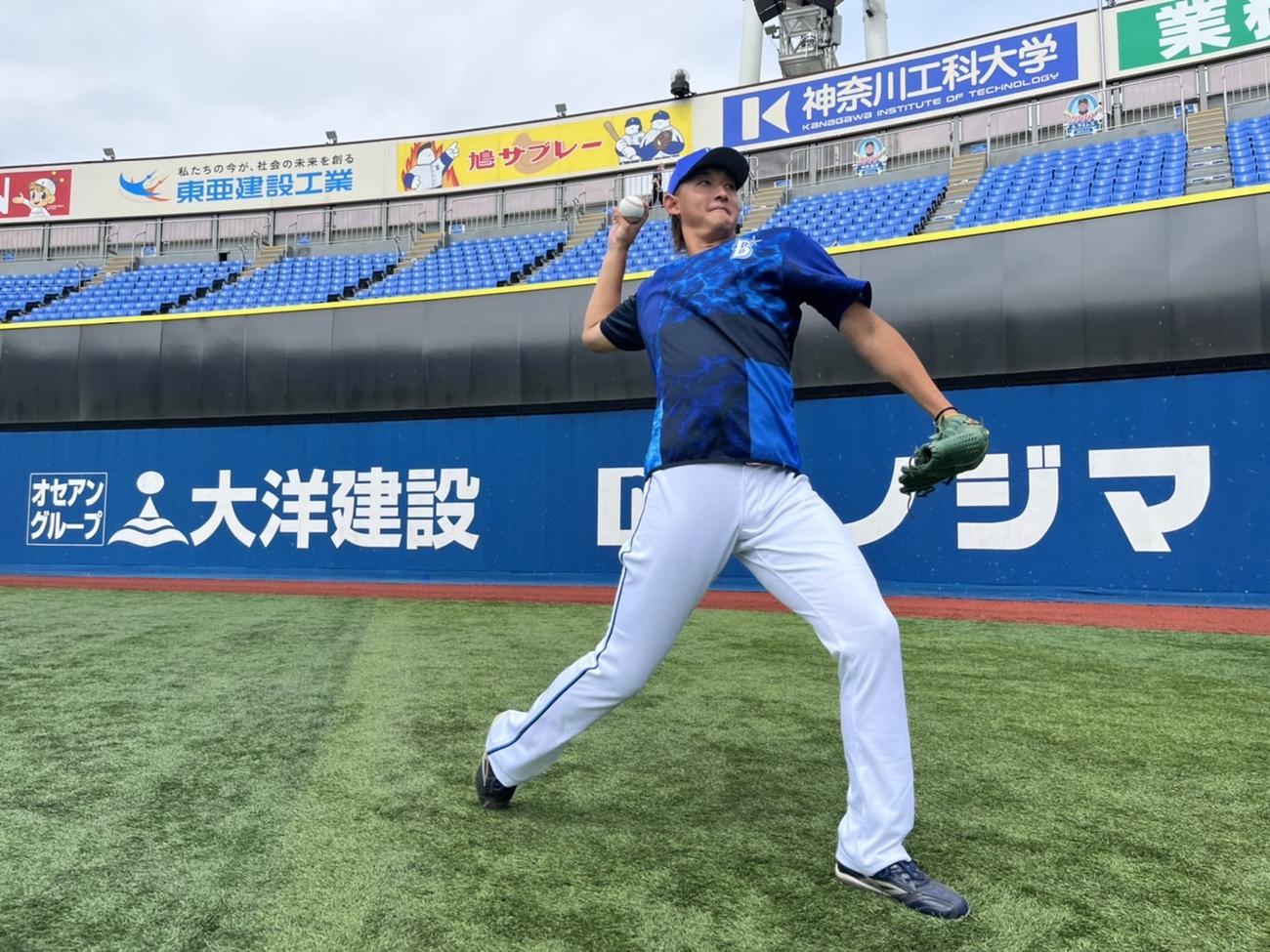 キャッチボールするDeNA阪口（球団提供）
