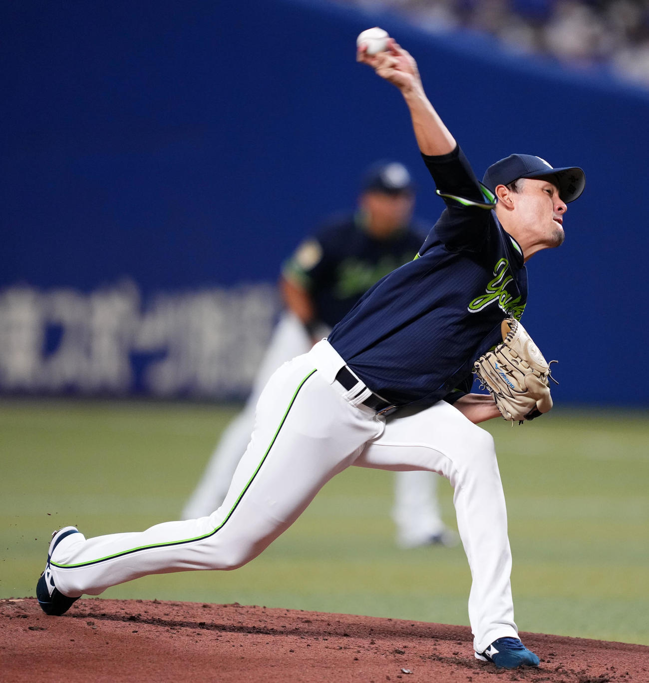 中日対ヤクルト　力投するヤクルト先発の高梨（撮影・横山健太）