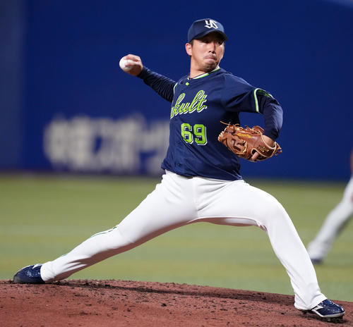 中日対ヤクルト　4回裏から登板したヤクルト今野（撮影・横山健太）