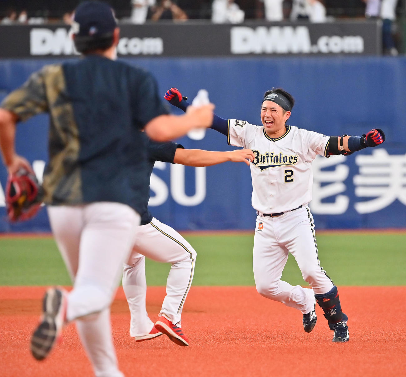 オリックス対日本ハム　12回裏オリックス1死二塁、サヨナラ打を放った若月（撮影・和賀正仁）