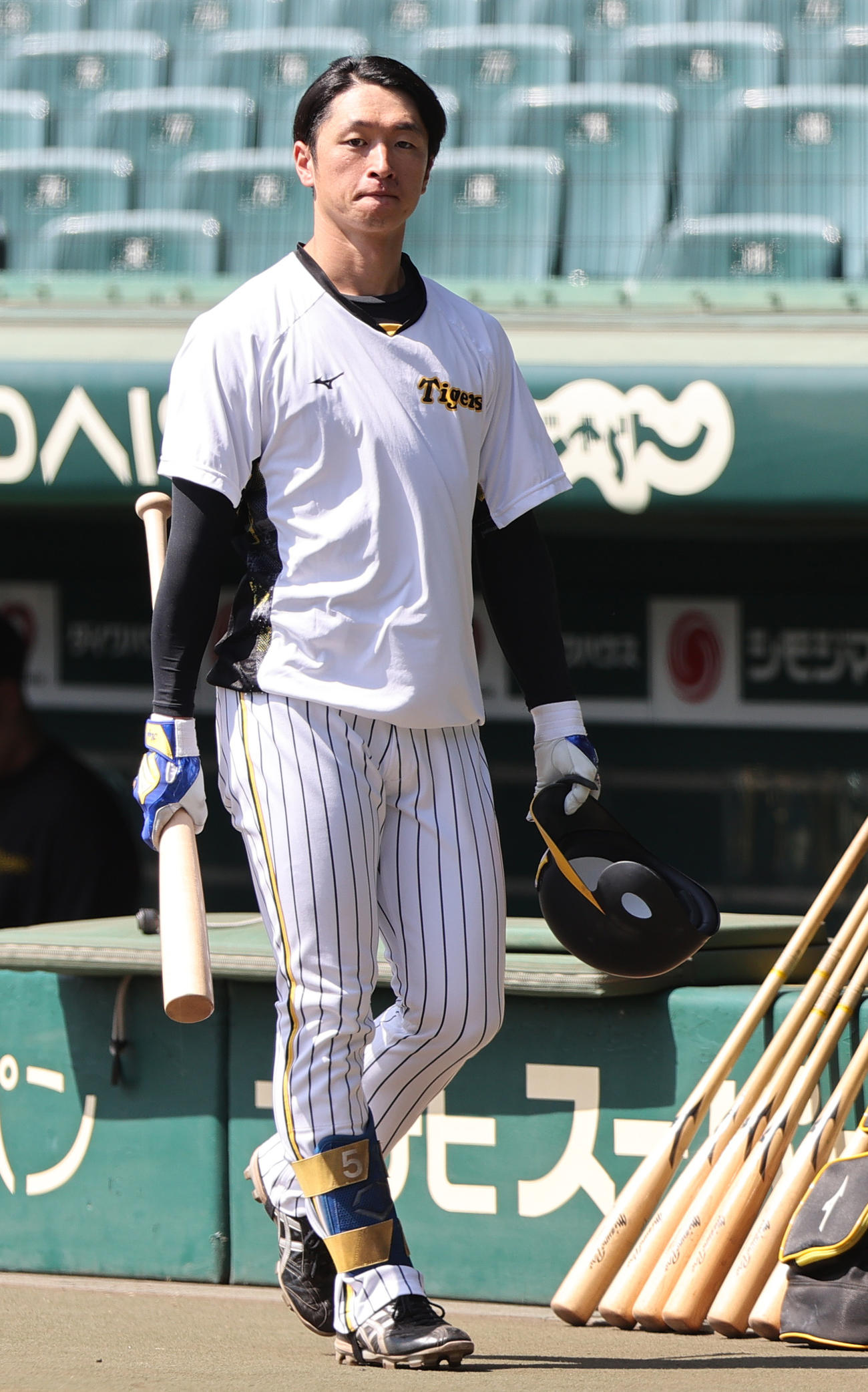 甲子園練習で汗を流す阪神近本（撮影・上山淳一）