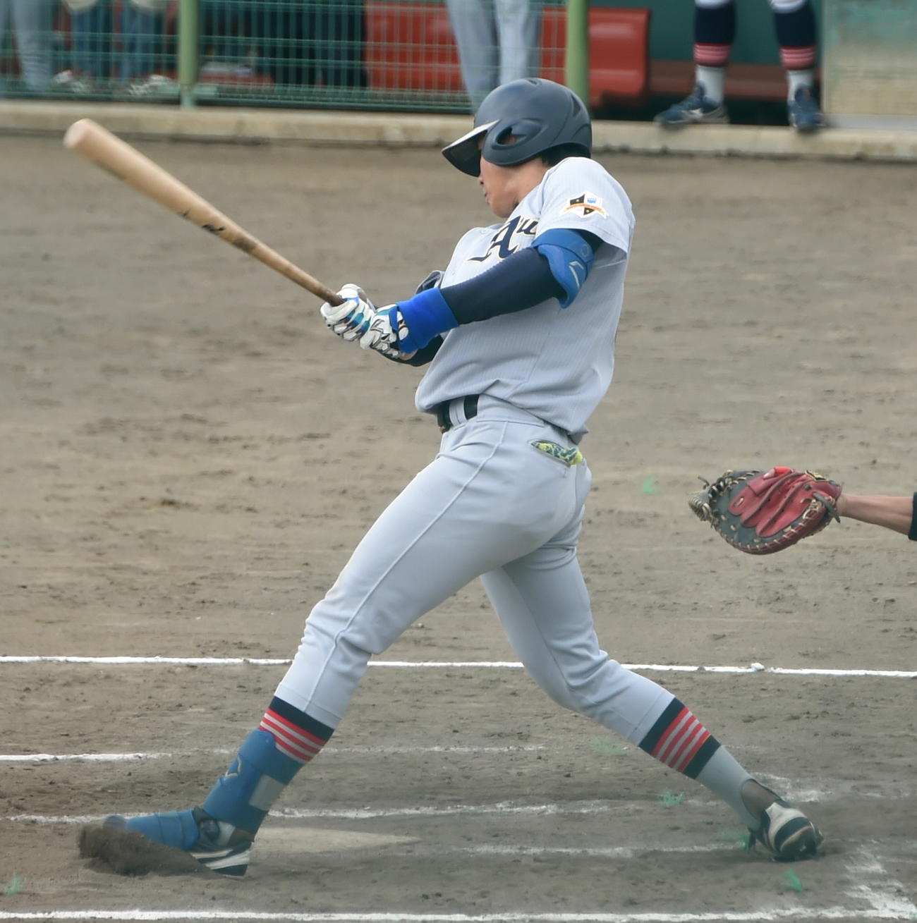 富士大対青森大　6回裏青森大1死三塁、中前に先制打を放つ今野（撮影・山田愛斗）