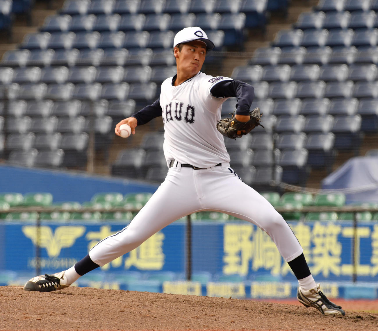 亜大対中大　先発した中大・西舘（撮影・柴田隆二）