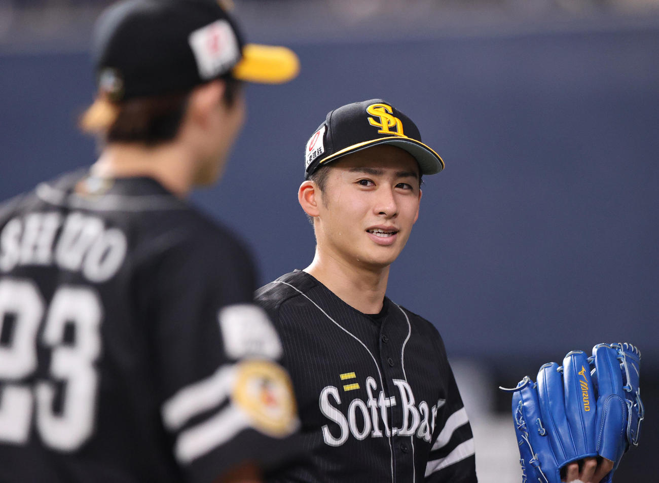 オリックス対ソフトバンク　7回を終えベンチへ笑顔で引き揚げるソフトバンク板東（撮影・上山淳一）