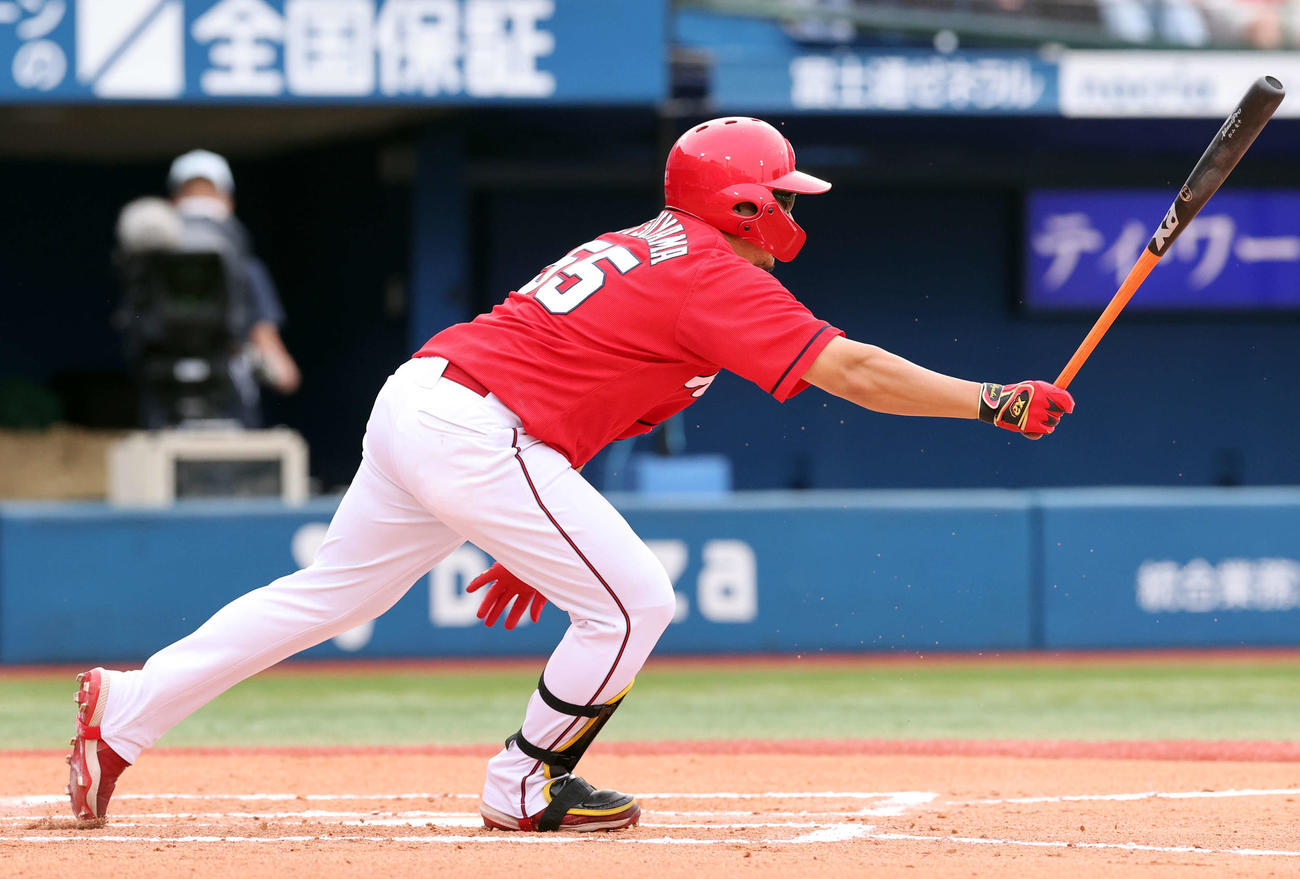 DeNA対広島　6回表広島無死一、三塁、松山は遊ゴロも勝ち越し点を挙げる（撮影・浅見桂子）