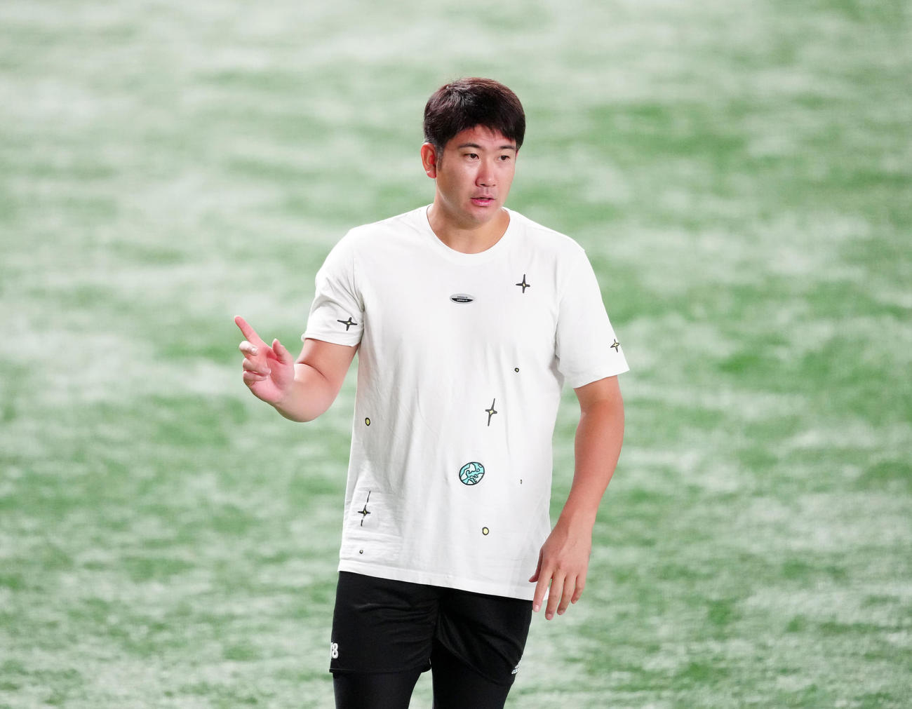 巨人対DeNA　試合前練習に臨む巨人菅野（撮影・江口和貴）