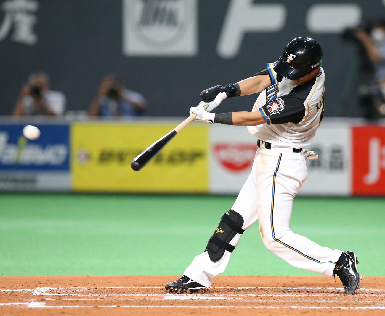 日本ハム対ロッテ　2回裏日本ハム2死一、二塁、勝ち越しとなる適時三塁打を放つ上川畑（撮影・佐藤翔太）