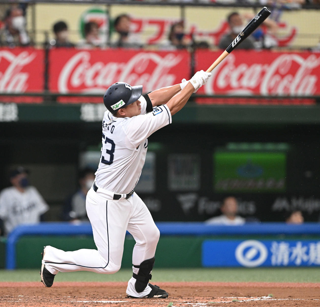 西武対楽天　4回裏西武無死一、二塁、愛斗は3点本塁打を放つ（撮影・滝沢徹郎）
