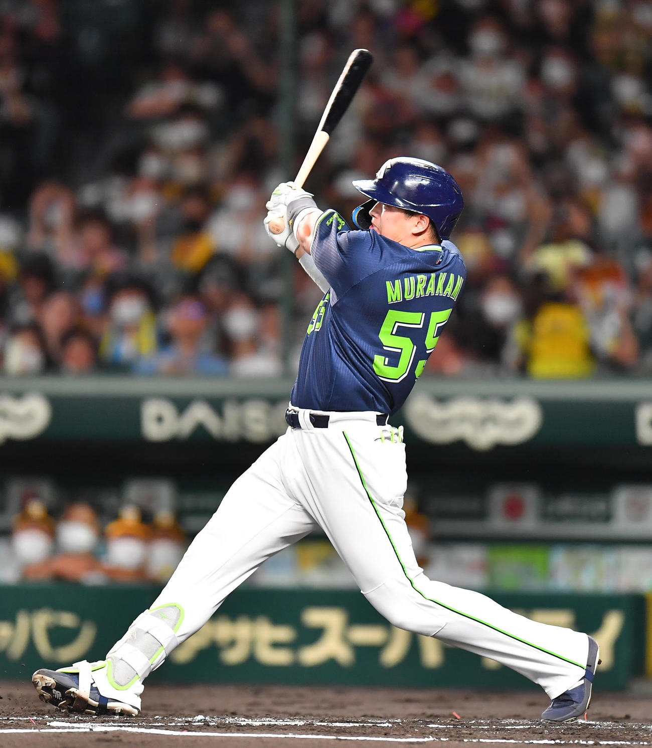 阪神対ヤクルト　2回表ヤクルト無死、痛烈な当たりも右飛に倒れる村上（撮影・清水貴仁）