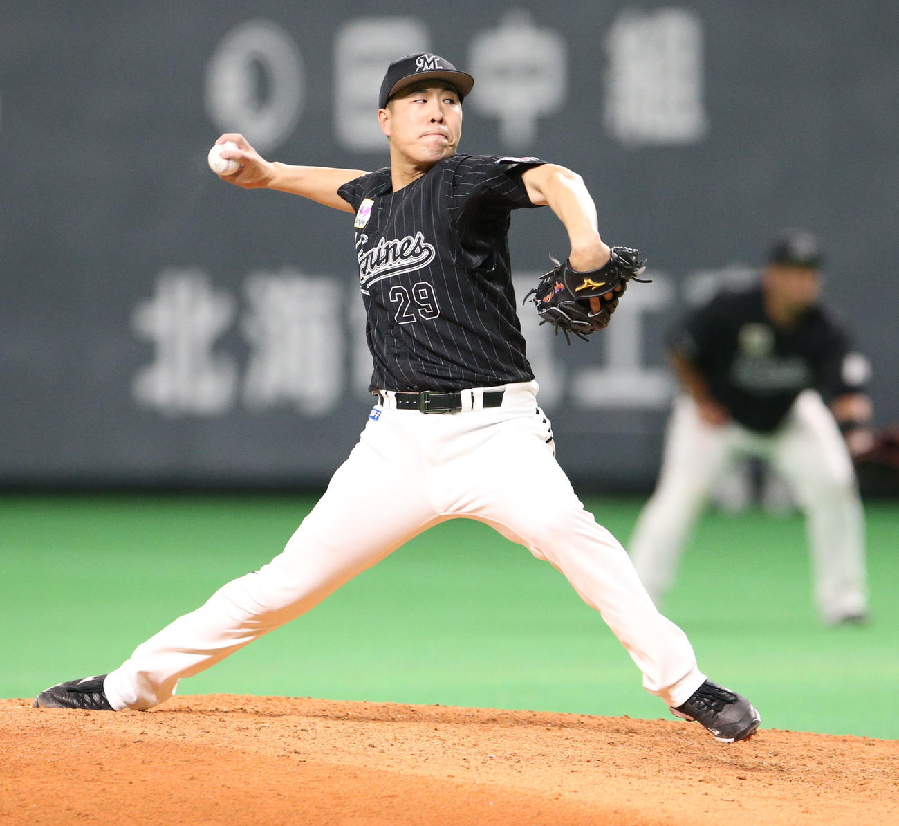 日本ハム対ロッテ　ロッテ3番手の西野（撮影・佐藤翔太）