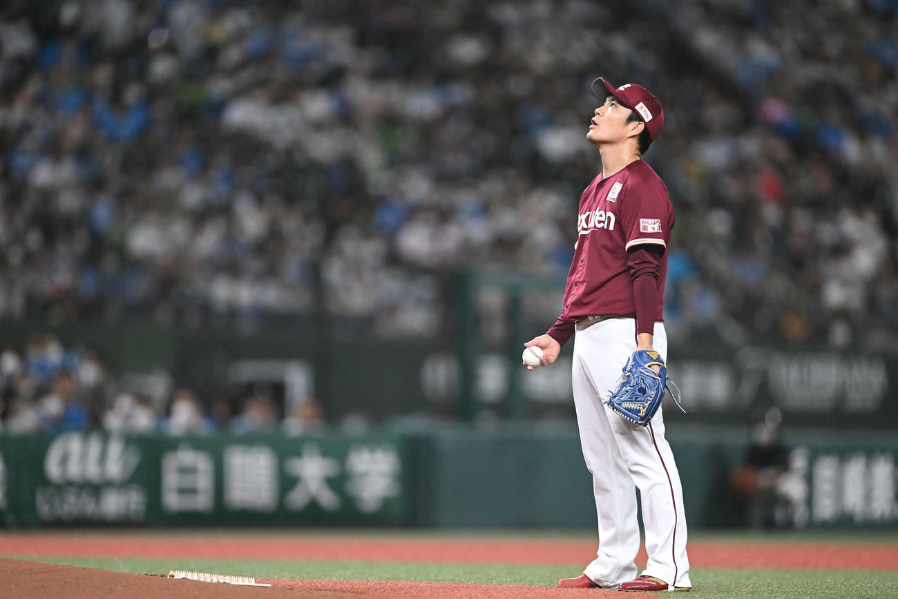 西武対楽天　試合に臨む楽天先発の則本（撮影・滝沢徹郎）