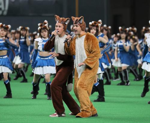 日本ハム きつねダンス 本家 が始球式 ボード 最高だったよ ヴェガード マネを本気で プロ野球写真ニュース 日刊スポーツ 日本ハム きつねダンス 本家 が始球式 ボード 最高だったよ ヴェガード マネを本気で プロ野球写真ニュース 日刊スポーツ