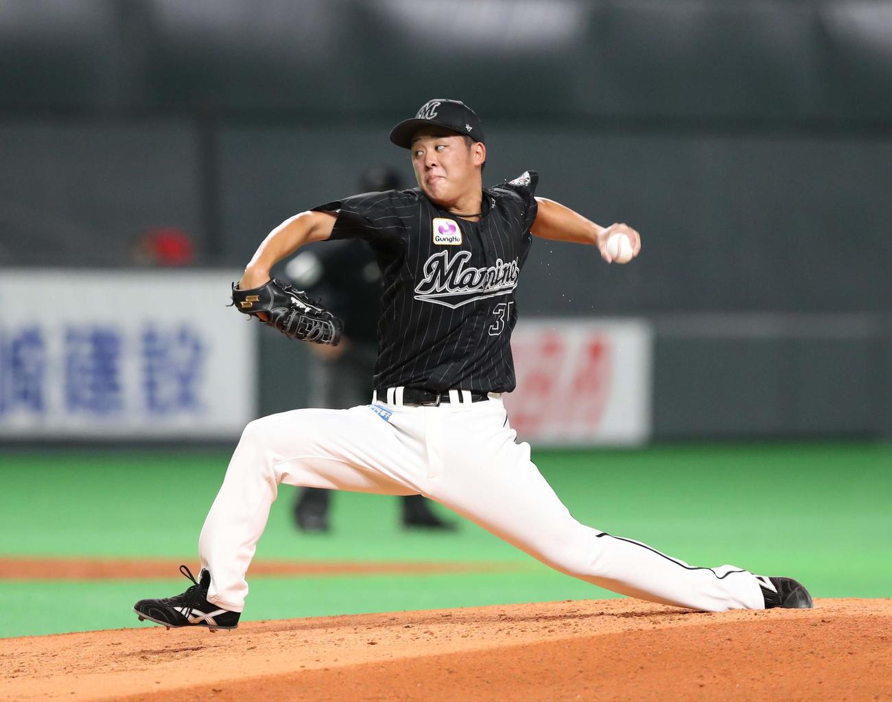 日本ハム対ロッテ　ロッテ先発の鈴木（撮影・黒川智章）