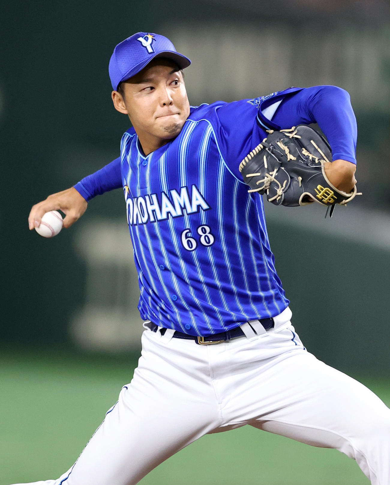 巨人対DeNA 8回裏、楽天から移籍後、初登板のDeNA3番手の森原（撮影・狩俣裕三）