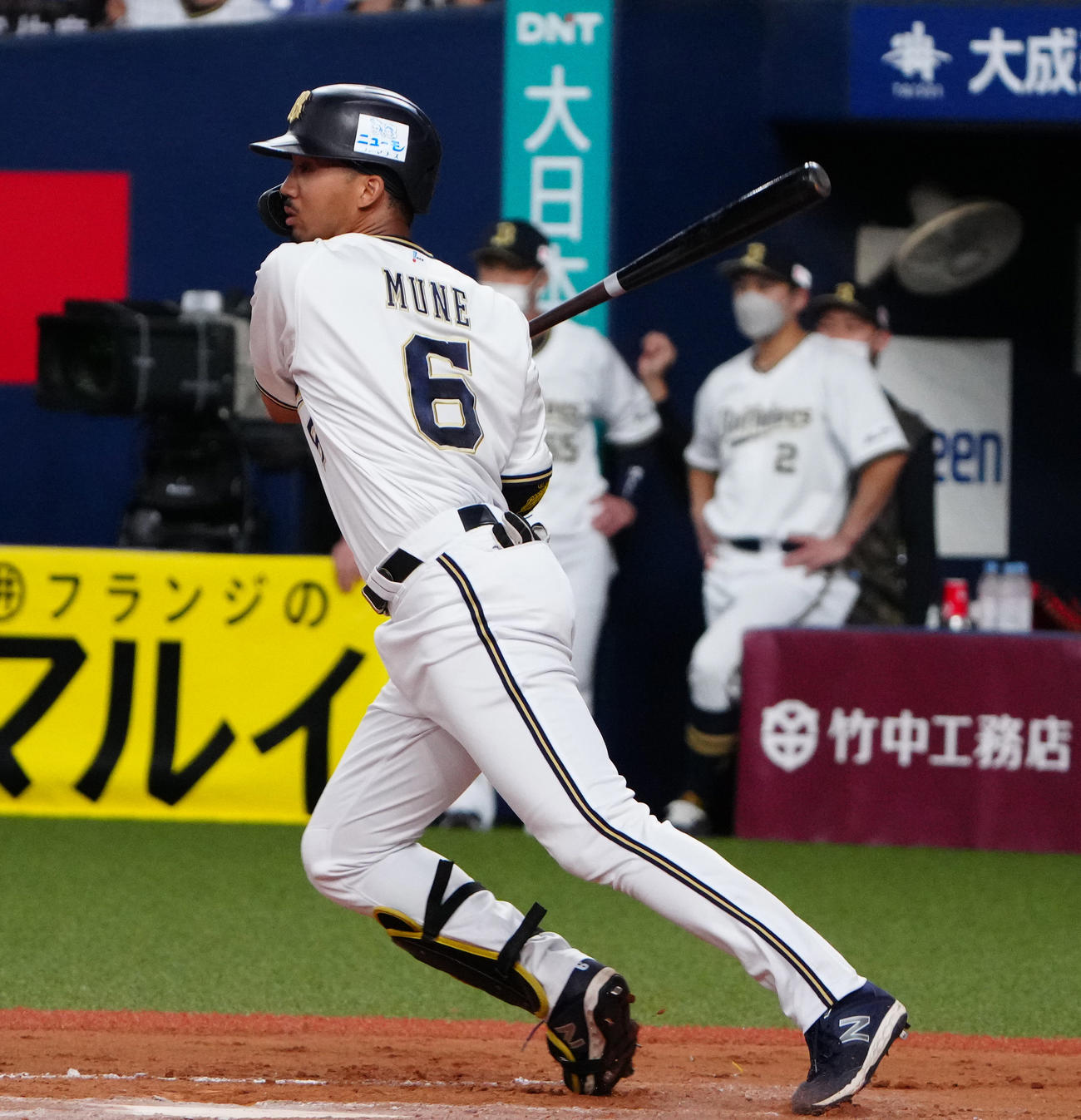 オリックス対ソフトバンク　10回裏オリックス2死満塁、中前にサヨナラ打を放つ宗佑磨（撮影・清水貴仁）