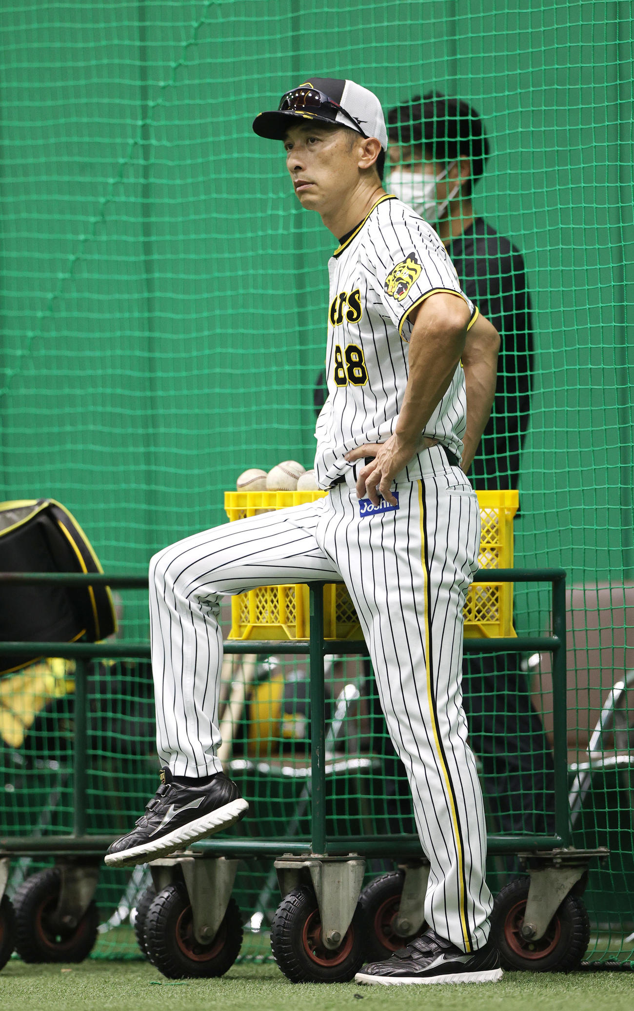 練習を見守る阪神矢野監督（撮影・上山淳一）