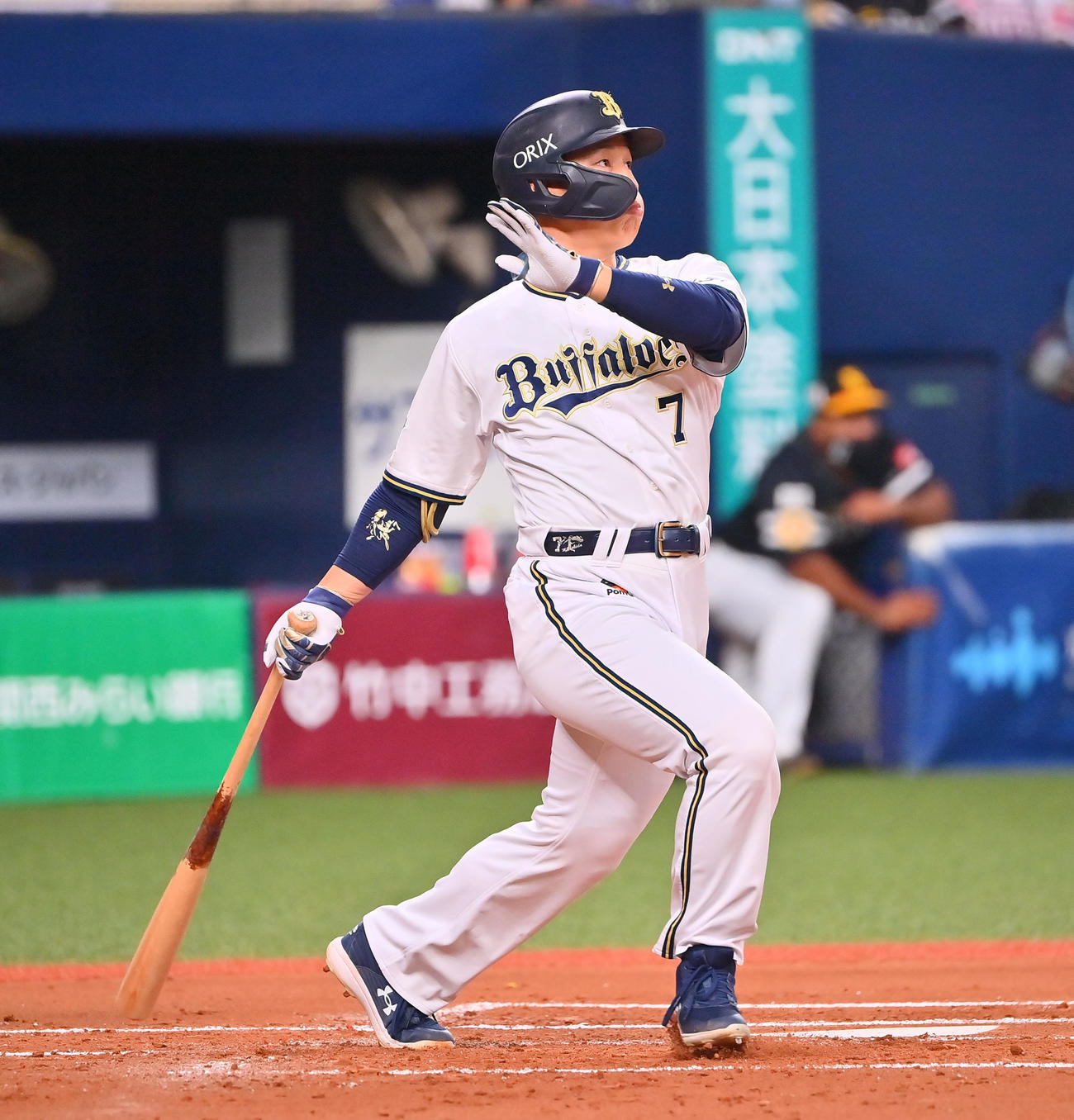 オリックス対ソフトバンク　1回裏オリックス2死一塁、右越えに先制の2点本塁打を放つ吉田正（撮影・和賀正仁）