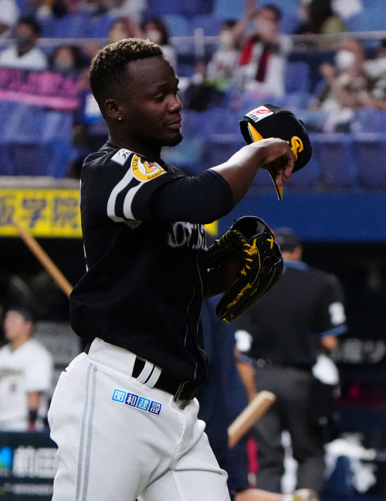 9月19日、オリックス対ソフトバンク　9回裏に登板も同点打を浴び厳しい表情を見せるソフトバンクのモイネロ