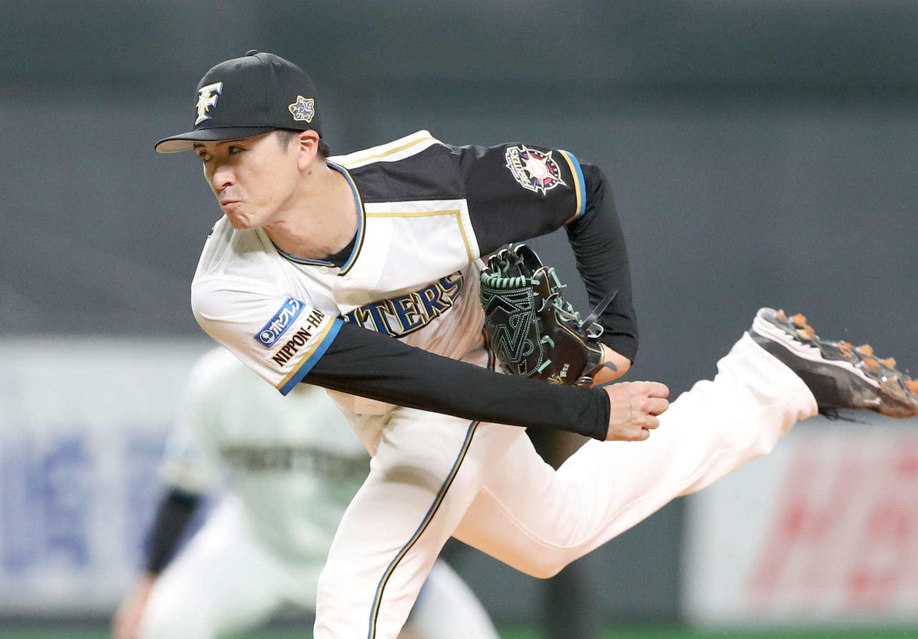 日本ハム対ソフトバンク　力投する日本ハム先発の上沢（撮影・黒川智章）