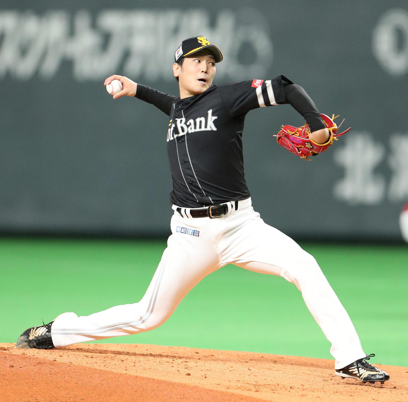 日本ハム対ソフトバンク　力投するソフトバンク先発の石川（撮影・佐藤翔太）