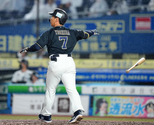 とっておきメモ】オリックス吉田正尚、なにわ男子に段ボールいっぱいに