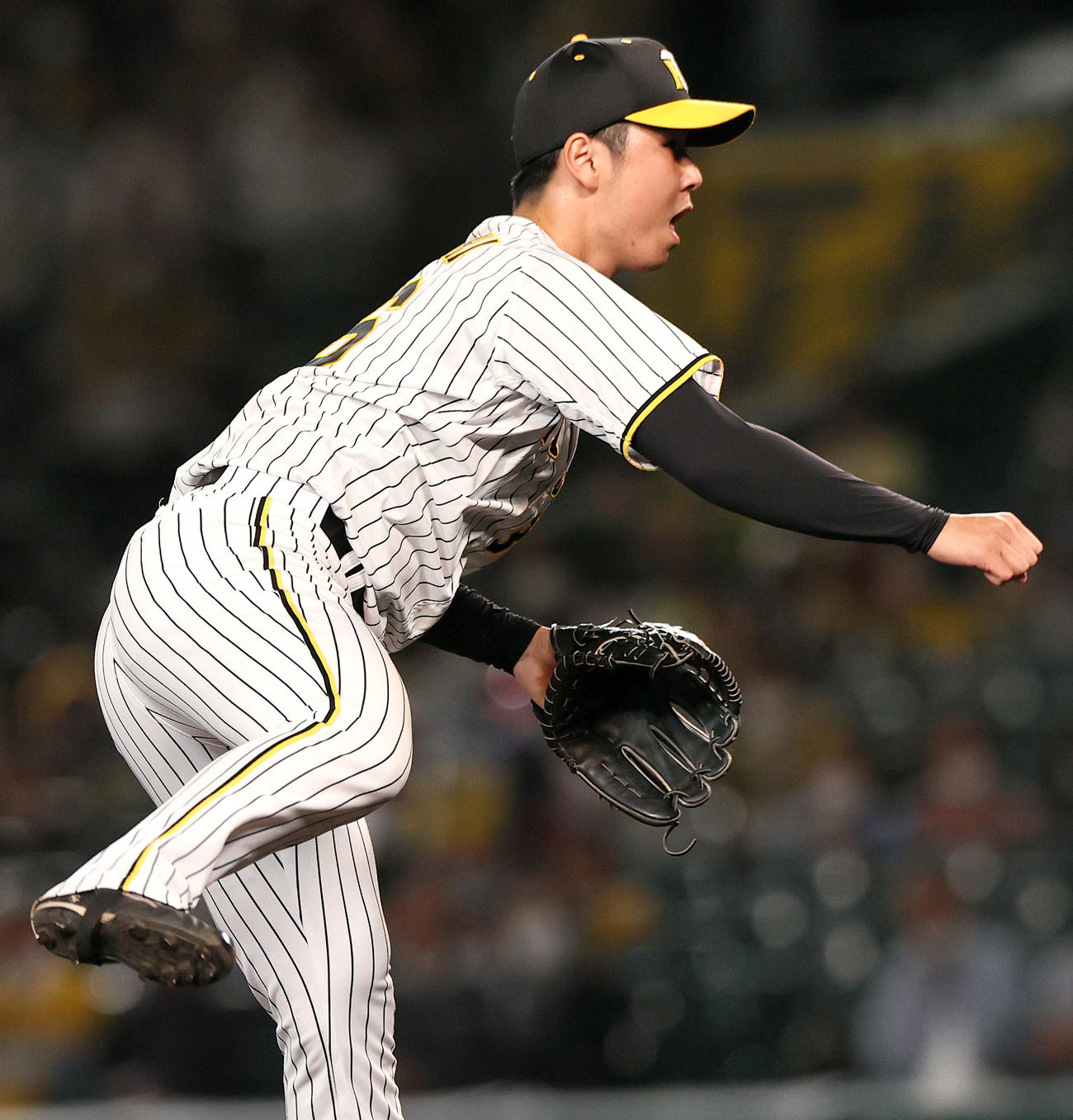 阪神対DeNA 7回、力投する阪神浜地（撮影・上山淳一）