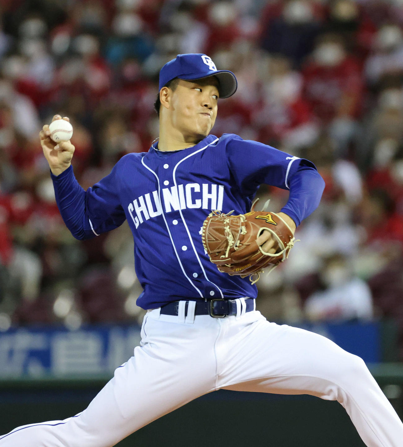 広島対中日　力投する中日先発の柳（撮影・加藤孝規）