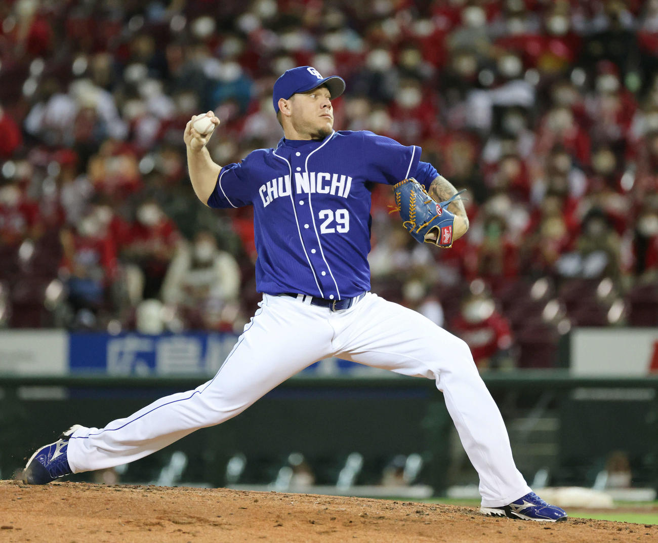 広島対中日　8回裏広島、中日4番手のロドリゲス（撮影・加藤孝規）