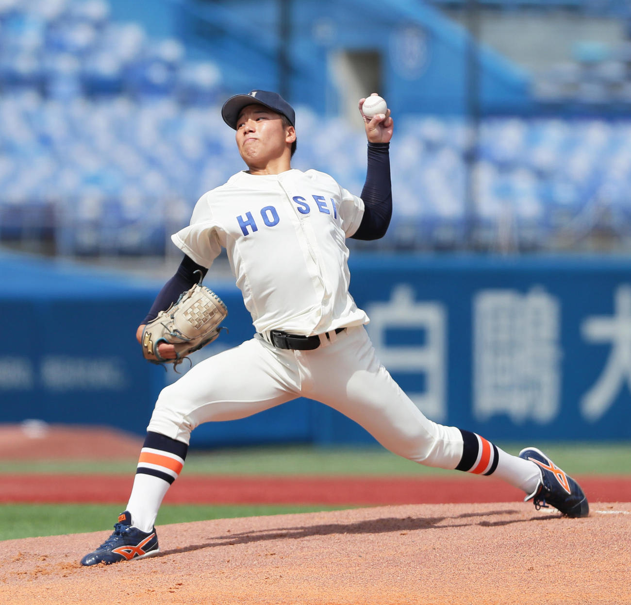 法大対立大　法大先発の尾崎（撮影・足立雅史）