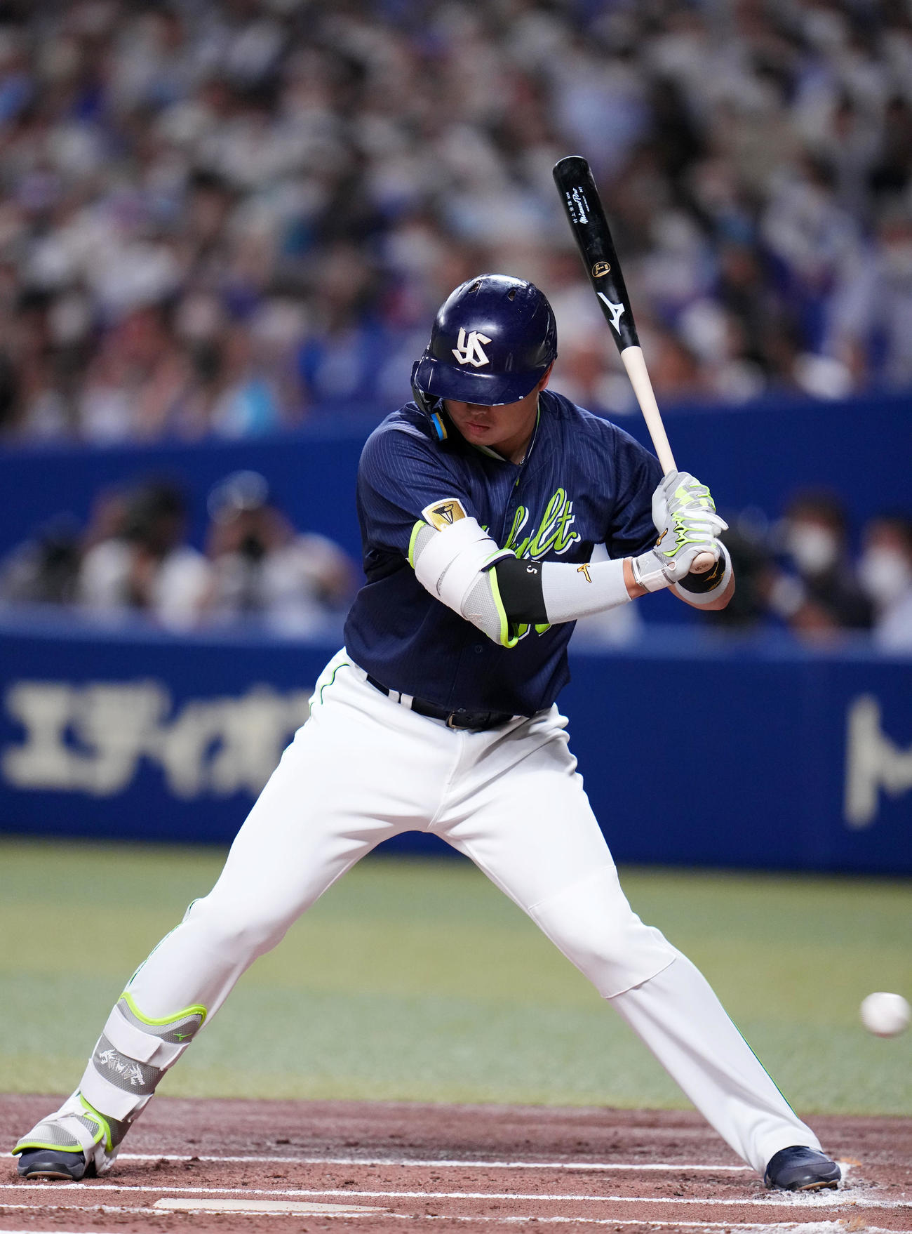 中日対ヤクルト　1回表ヤクルト1死一、三塁、四球となる村上（撮影・横山健太）