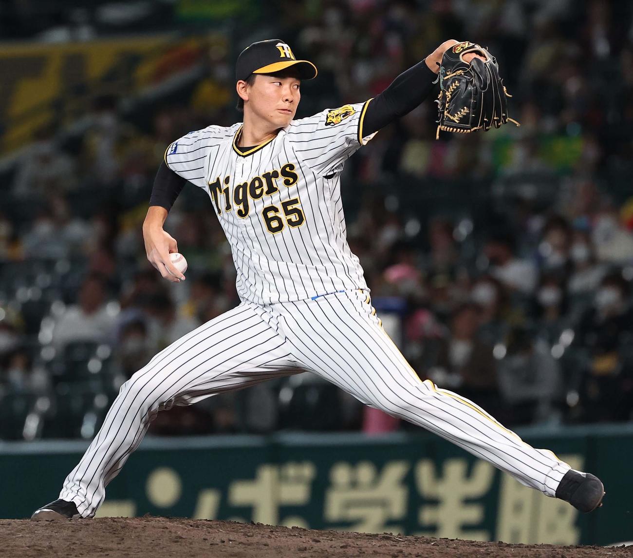 阪神対広島　阪神5番手の湯浅（撮影・上田博志）