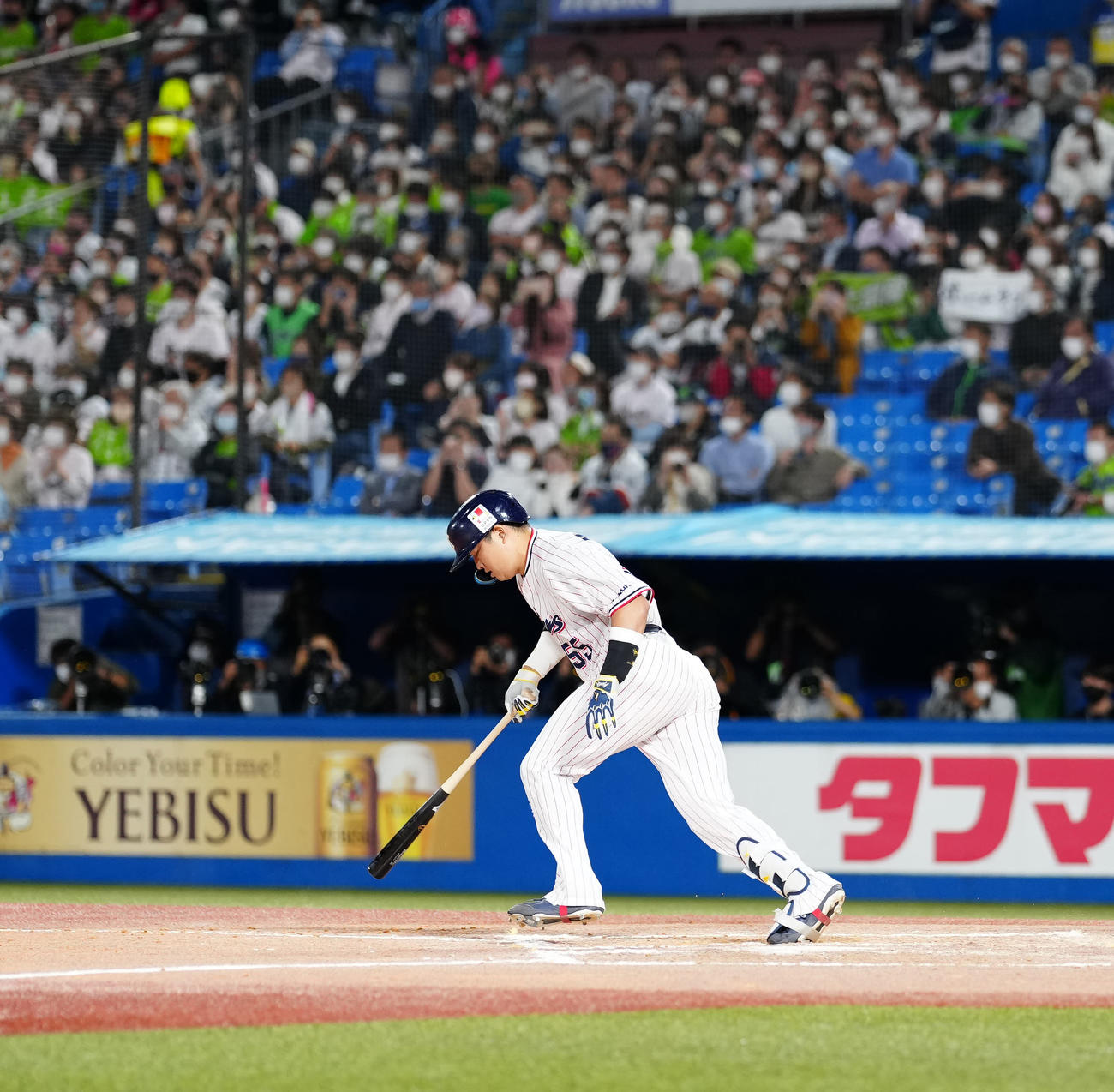 ヤクルト対中日　9回裏ヤクルト2死一塁、二ゴロに倒れる村上（撮影・江口和貴）