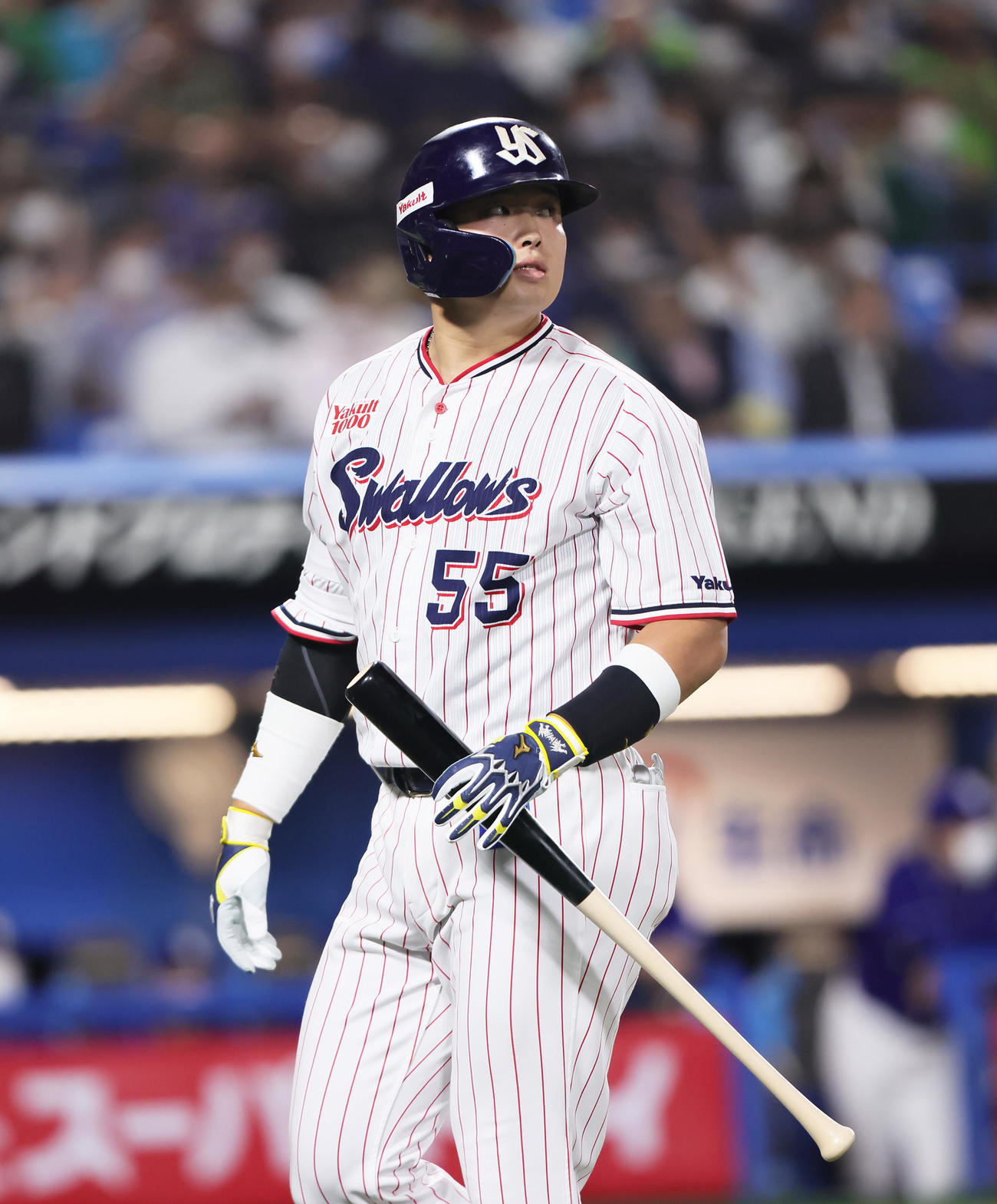 ヤクルト対中日　2回裏ヤクルト無死、村上は空振り三振に倒れる（撮影・足立雅史）