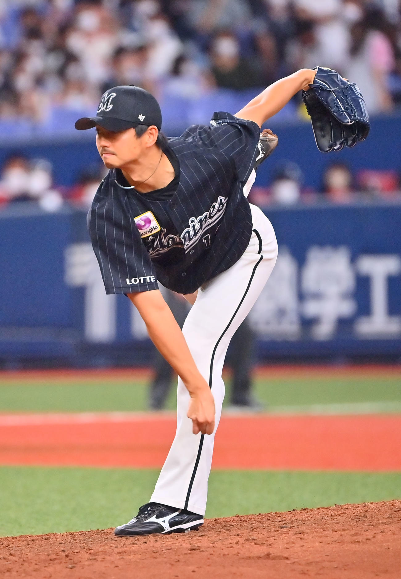 オリックス対ロッテ　7回に登板するロッテ唐川（撮影・和賀正仁）