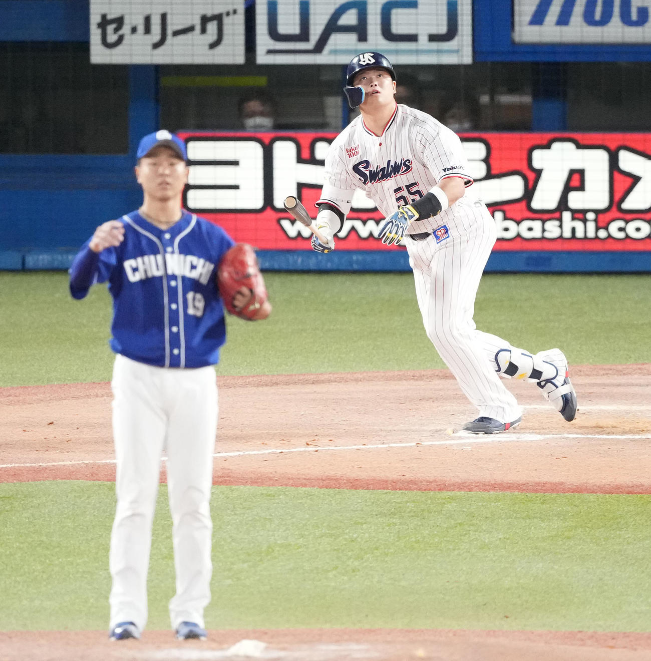ヤクルト対中日　7回裏ヤクルト1死一塁、左飛に倒れる村上。投手高橋宏（撮影・鈴木みどり）