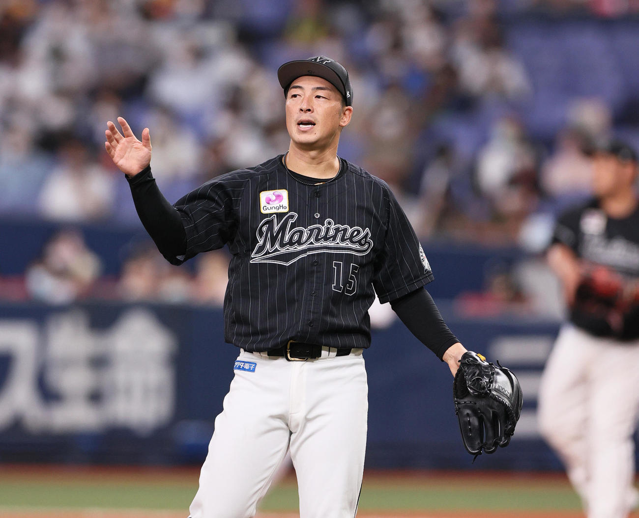 オリックス対ロッテ　3回裏オリックス無死、美馬は伏見を三ゴロに仕留め声を出す（撮影・上山淳一）